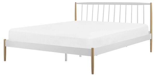 Bílá postel se světle hnědými nohami a roštem 160 x 200 cm MAURS