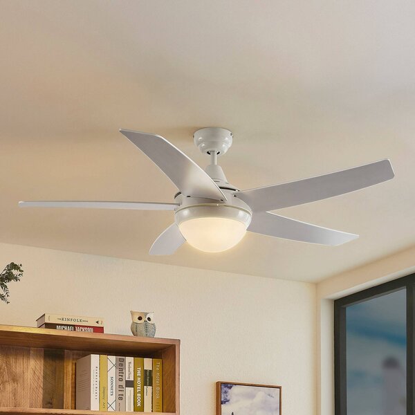 Lindby Stropní ventilátor s osvětlením Auraya, tichý, bílý, Bílá / opál, Obývací pokoj / jídelna, kov, Moderní