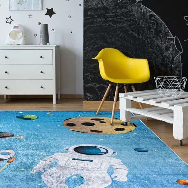Makro Abra Dětský kusový koberec vhodný k praní BAMBINO 2697 Kosmonaut Vesmír Raketa protiskluzový modrý Rozměr: 80x150 cm
