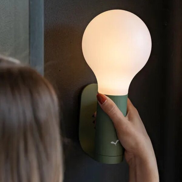 Kaktusově zelený nástěnný držák na zahradní lampu Fermob Aplo