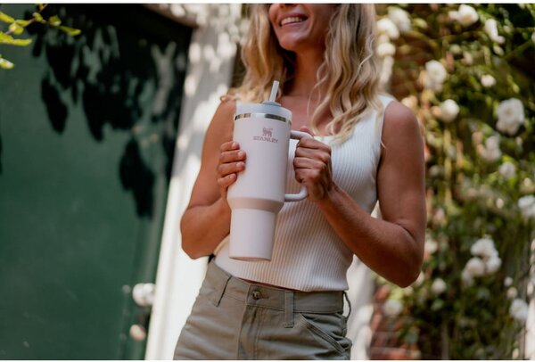 Světle růžová termoska s brčkem z nerezové oceli 1,18 l Quencher H2.0 FlowState Tumbler Rose Quartz – Stanley