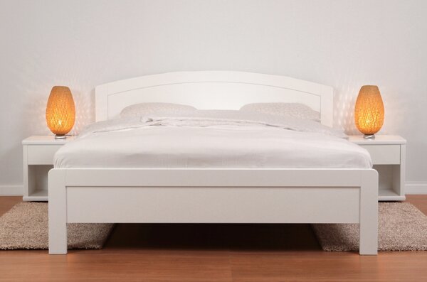 Dřevěná postel Karlo art