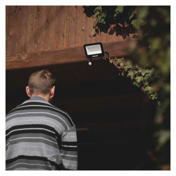 EMOS LED reflektor GLARO s pohybovým čidlem, 30 W, černý, IP54, 3000 lm, neutrální bílá 1531233400