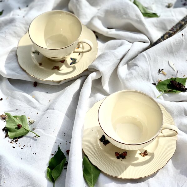 Porcelánový šálek na noze s podšálkem Ecru Butterflies 125 ml sada 2ks