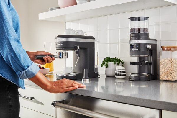 Pákový kávovar KitchenAid Artisan 5KES6503 - královská červená