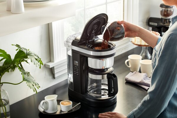 Kávovar KitchenAid překapávač 5KCM1209 - královská červená