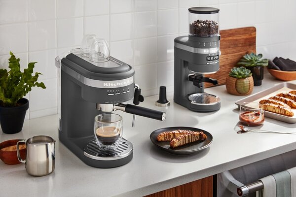 Pákový kávovar KitchenAid Artisan 5KES6403 - tmavě šedý mat