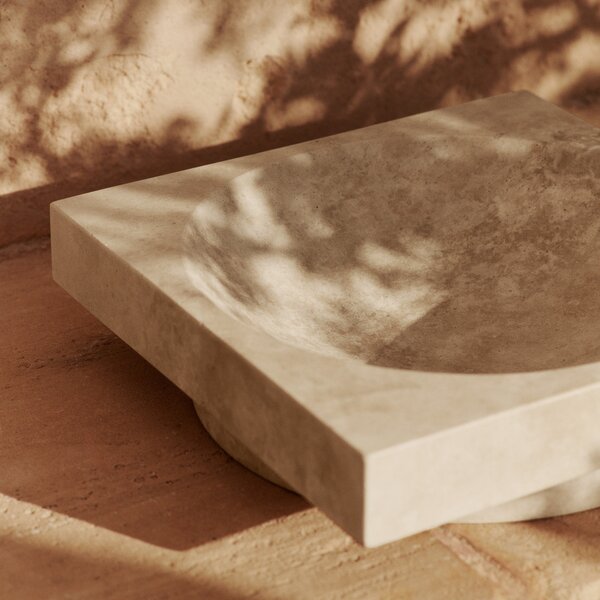 FERM LIVING Mísa Hew Low Centrepiece, Travertine