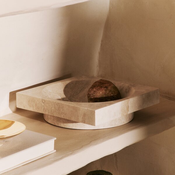 FERM LIVING Mísa Hew Low Centrepiece, Travertine