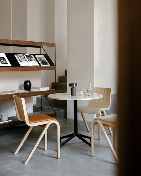 Audo Copenhagen Stolní lampa Column - Bronze MN225