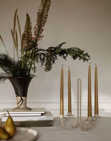 Ferm Living Svícen Sway Candelabra, cashmere