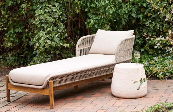 -25 % Dny MOMENTI– Nordic Living Odkládací stolek Bone 47,5 cm