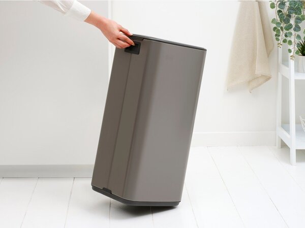 Šedý nášlapný ocelový odpadkový koš 30 l Bo – Brabantia