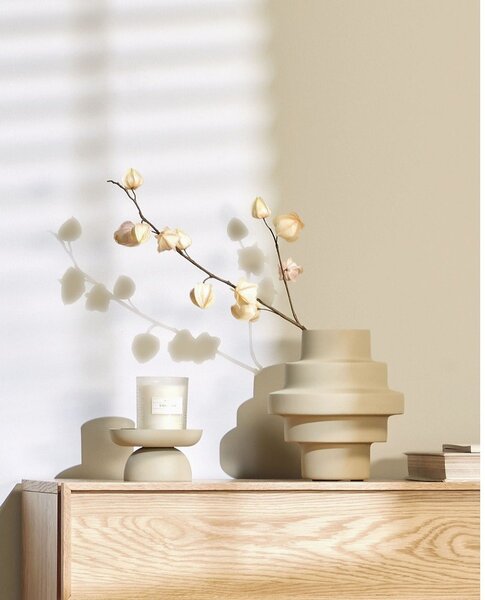 Béžová ocelová váza (výška 23 cm) Velia – Kave Home