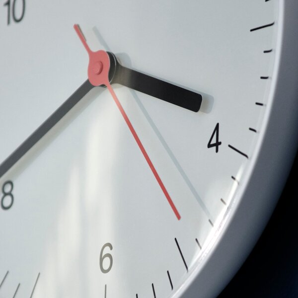 HAY Nástěnné hodiny Wall Clock, White