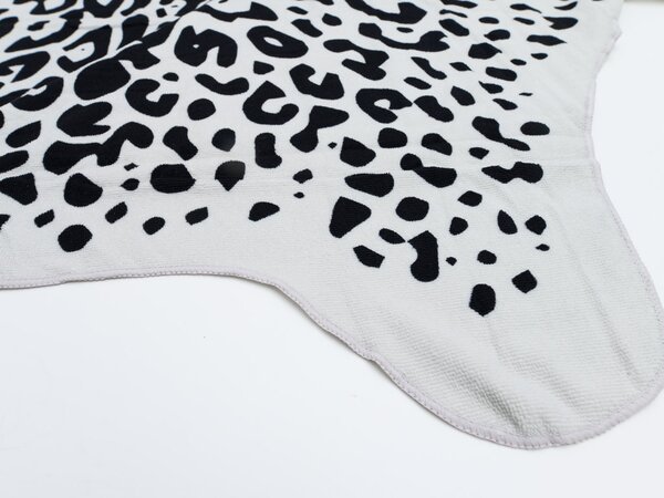 Osuška LEOPARD 146 x 150 cm černobílá, 100% polyester