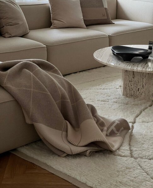 Linie Design Koberec Lineal Sweep White, přírodně bílý Rozměr: 140x200 cm