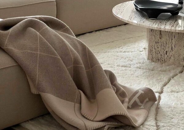 Linie Design Koberec Lineal Sweep White, přírodně bílý Rozměr: 140x200 cm