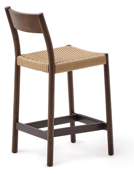 Hnědá/v přírodní barvě barová židle z dubového dřeva (výška sedáku 65 cm) Yalia – Kave Home
