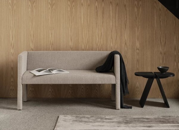 Béžová lavice z textilie bouclé Sitta – Blomus