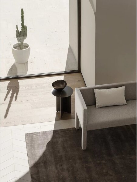 Béžová lavice z textilie bouclé Sitta – Blomus