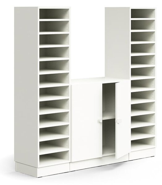AJ Produkty Třídicí regál QBUS, 22 polic, 1 skříňka, sokl, 1636x1600x420 mm, bílá