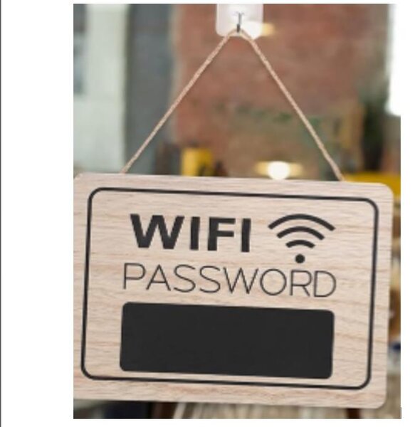 Dřevěná cedulka na heslo od wifi