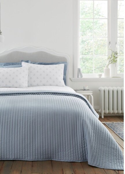 Modrý prošívaný přehoz 230x220 cm Quilted Lines – Bianca