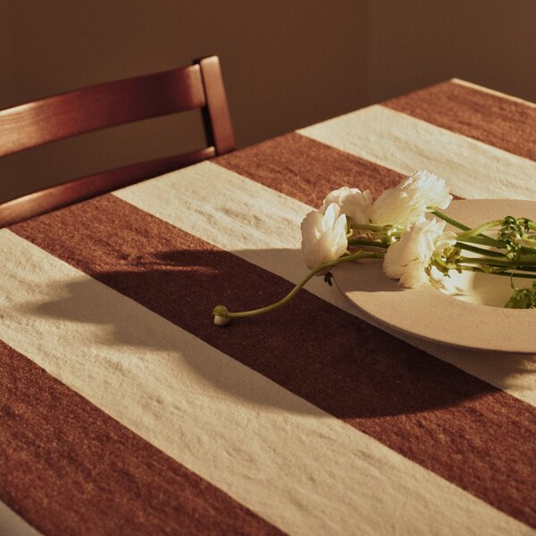 Ubrus Hale Chestnut/Frosted Lime 150 × 240 cm