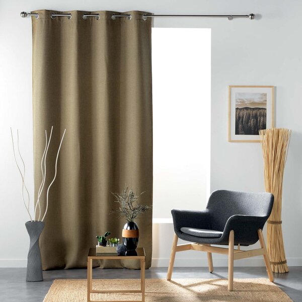 Hnědý zatemňovací závěs 135x240 cm Tissea – douceur d'intérieur