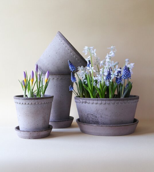 Bergs Potter Terakotový květináč Helena Low Grey - 21 cm BP159