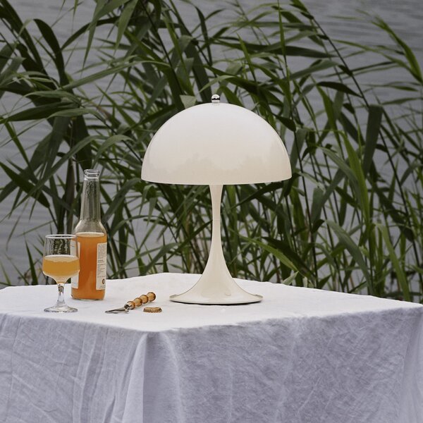 Stolní lampa Louis Poulsen, Panthella 250, stmívatelné, Bílá, Obývací pokoj, Plast, Moderní
