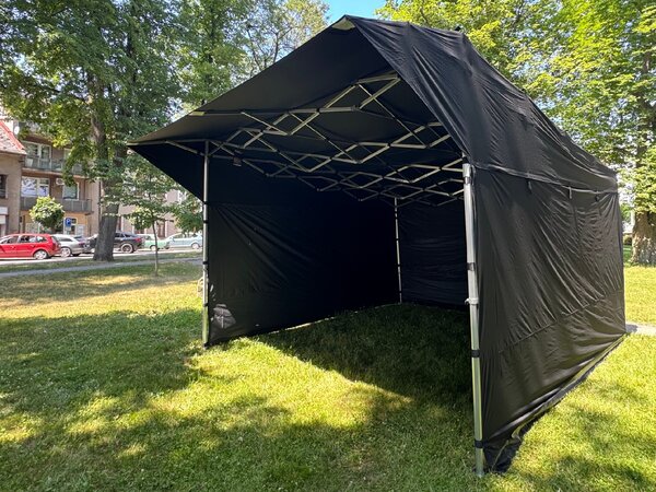Nůžkový podiový stan 4,5x4,5 m FOH Typ konstrukce: S INTEGROVANÝM KŠILTEM