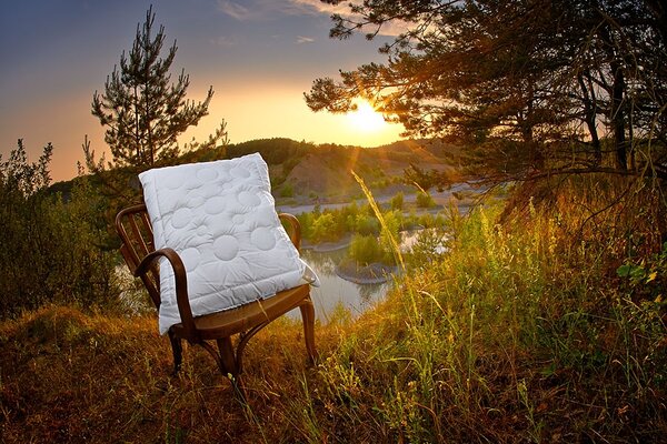 Ložnice21. Polštář Bamboo proti nadměrnému pocení Rozměr: 70x90 cm zip+vak (1200 g)