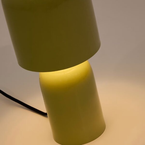 Světle zelená kovová stolní lampa Kave Home Monze