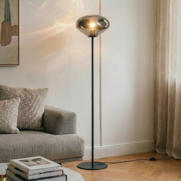 Lindby stojací lampa Lelia, kouřově šedá, sklo, kov, 150 cm, Hliník / šedá / zinek, Obývací pokoj / jídelna, Sklo, Design
