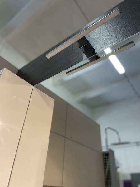 Lavedo Bronx White 65 závěsná koupelnová skříňka se zrcadlem a LED osvětlením