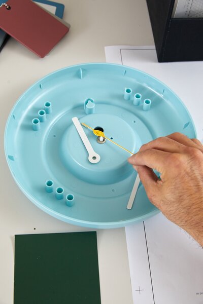 Nástěnné hodiny Blue Ø 26,5 cm