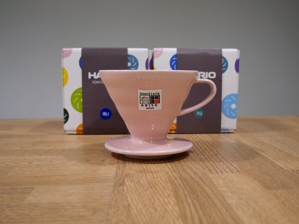 Hario dripper V60-02 keramický růžový