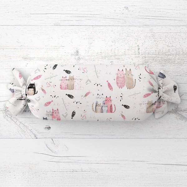 Biante Dětský polštář válec bonbon Sandra SA-654 Kočičí svět růžovo-hnědý na bílém 15x40 cm