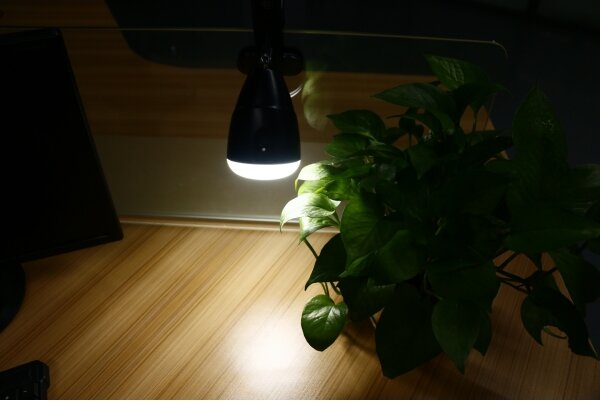 LED Lampička KLIP s USB nabíjením LED/5W/5V 4000K