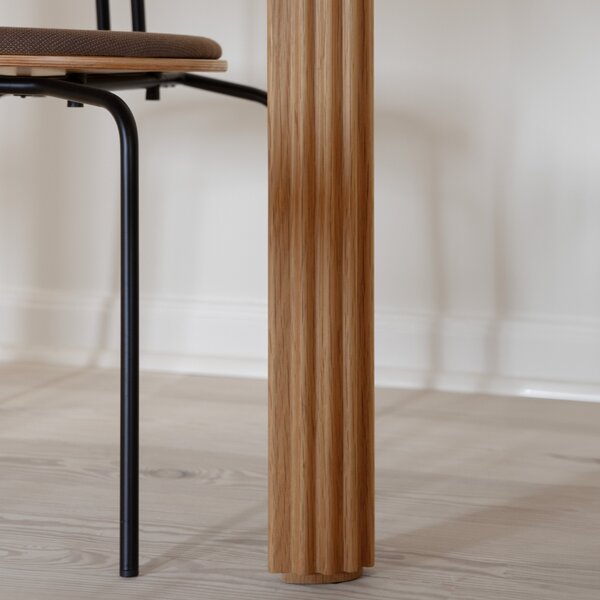 Umage Černý dubový jídelní stůl Comfort Circle 120 cm