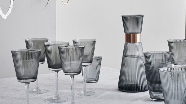 Šedá skleněná karafa 1 l Grand Cru Nouveau – Rosendahl