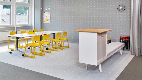 Vitra designové nástěnné hodiny Ball Clock