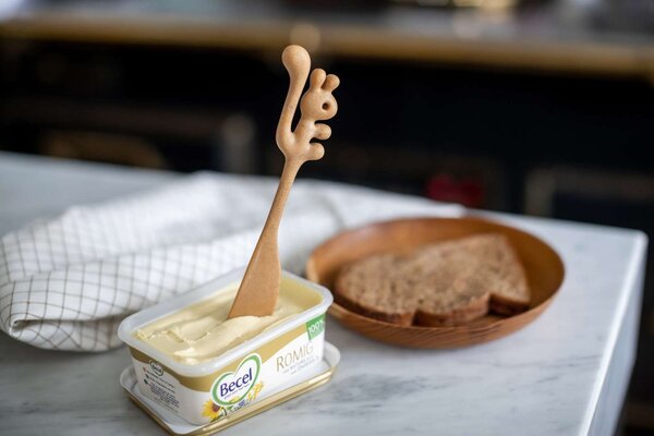 Koziol Nůž, stěrka na roztírání másla YUMMI