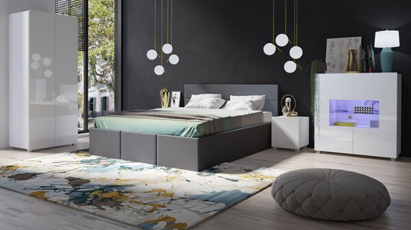 Ložnicová sestava s postelí 160x200 cm CHEMUNG - bílá / lesklá bílá / šedá ekokůže