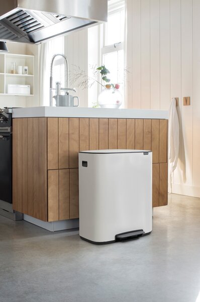 Brabantia odpadkový pedálový koš Bo 60L, bílá