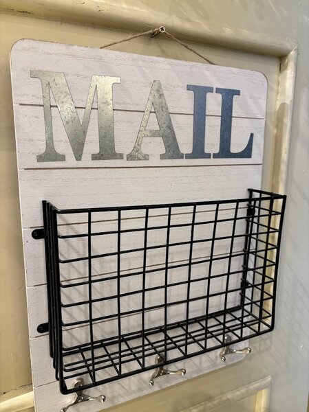Dřevěná nástěnná tabule Mail