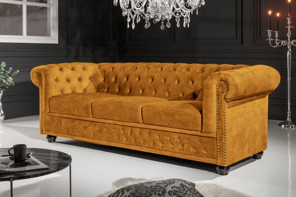 Pohovka CHESTERFIELD 3M 205 CM tmavě žlutá samet Nábytek | Obývací pokoj | Sedací soupravy a pohovky | Pohovky | Pevné