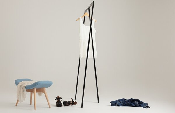 Nordic Design Černý kovový stojací věšák Yako 173 x 100 cm
